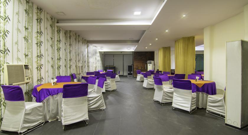 Treebo Palm Tree Palam Vihar Hotel คูร์เคาน์ ภายนอก รูปภาพ