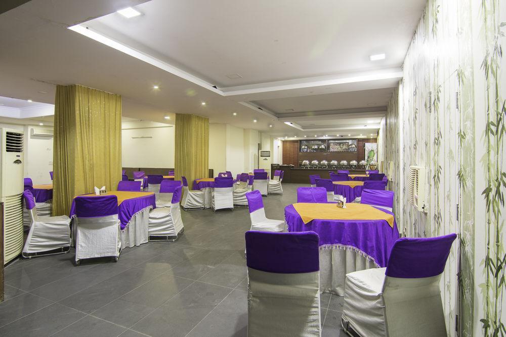 Treebo Palm Tree Palam Vihar Hotel คูร์เคาน์ ภายนอก รูปภาพ