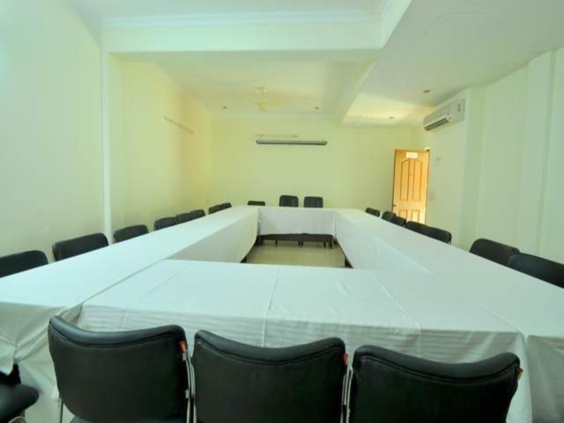 Treebo Palm Tree Palam Vihar Hotel คูร์เคาน์ ภายนอก รูปภาพ